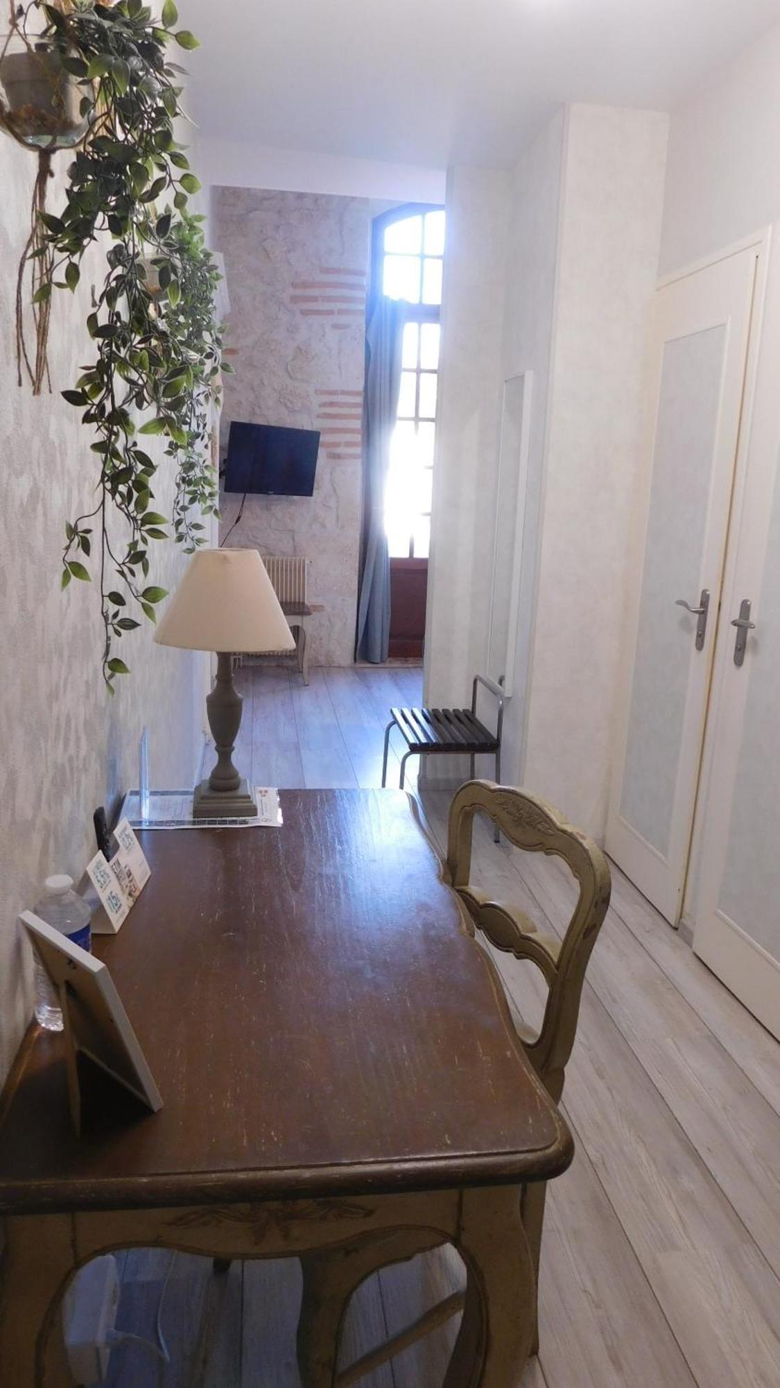 Logis Hotel Le Prince Noir Sérignac-sur-Garonne Dış mekan fotoğraf