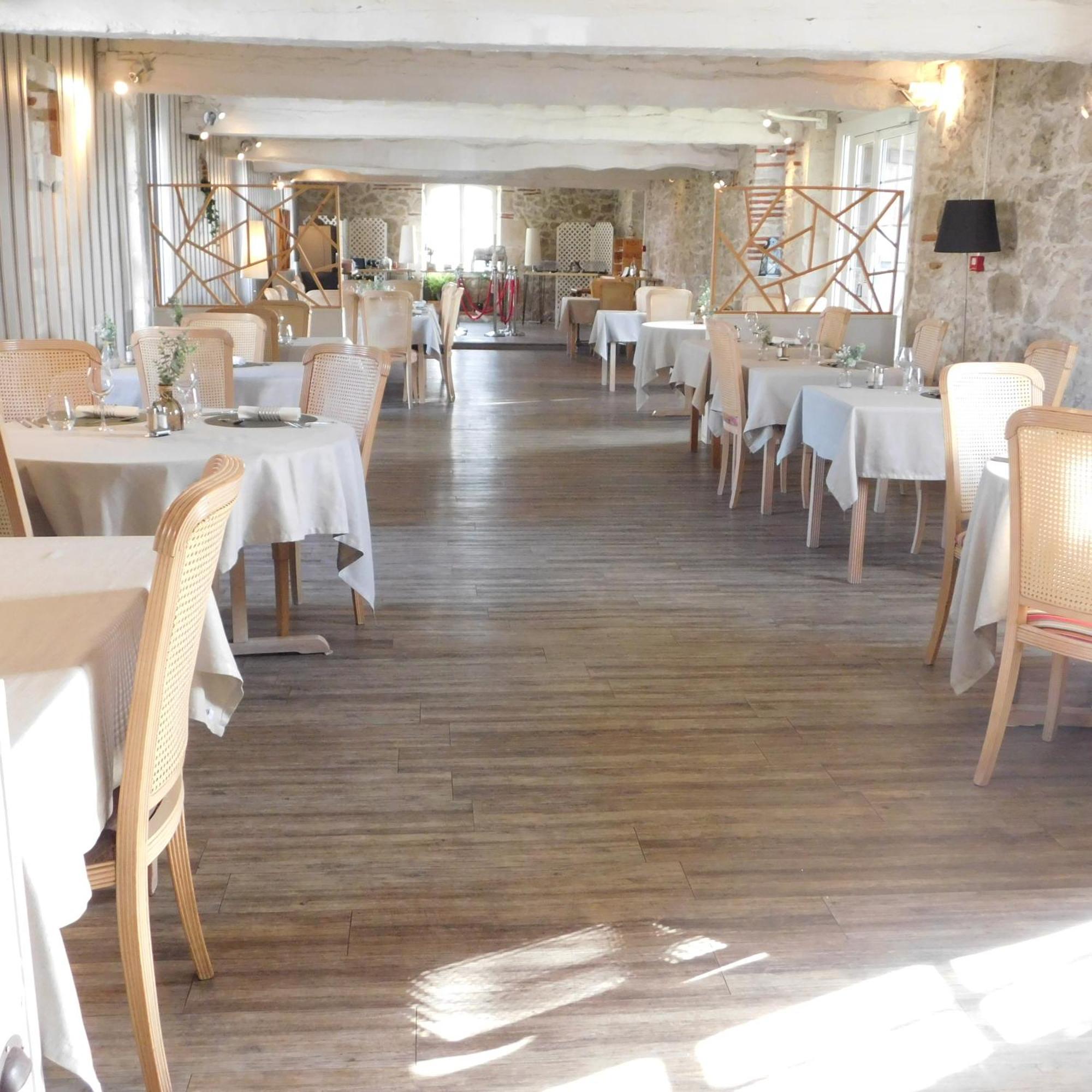 Logis Hotel Le Prince Noir Sérignac-sur-Garonne Dış mekan fotoğraf