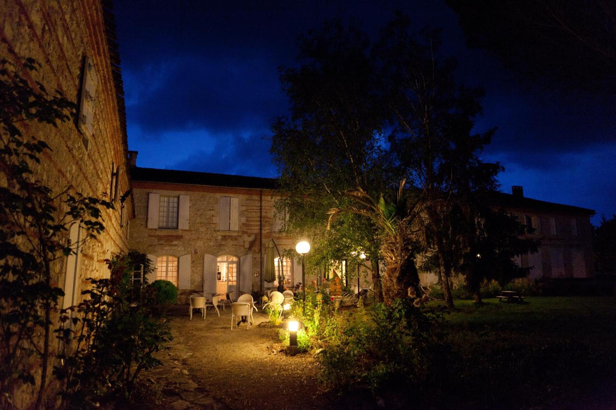 Logis Hotel Le Prince Noir Sérignac-sur-Garonne Dış mekan fotoğraf