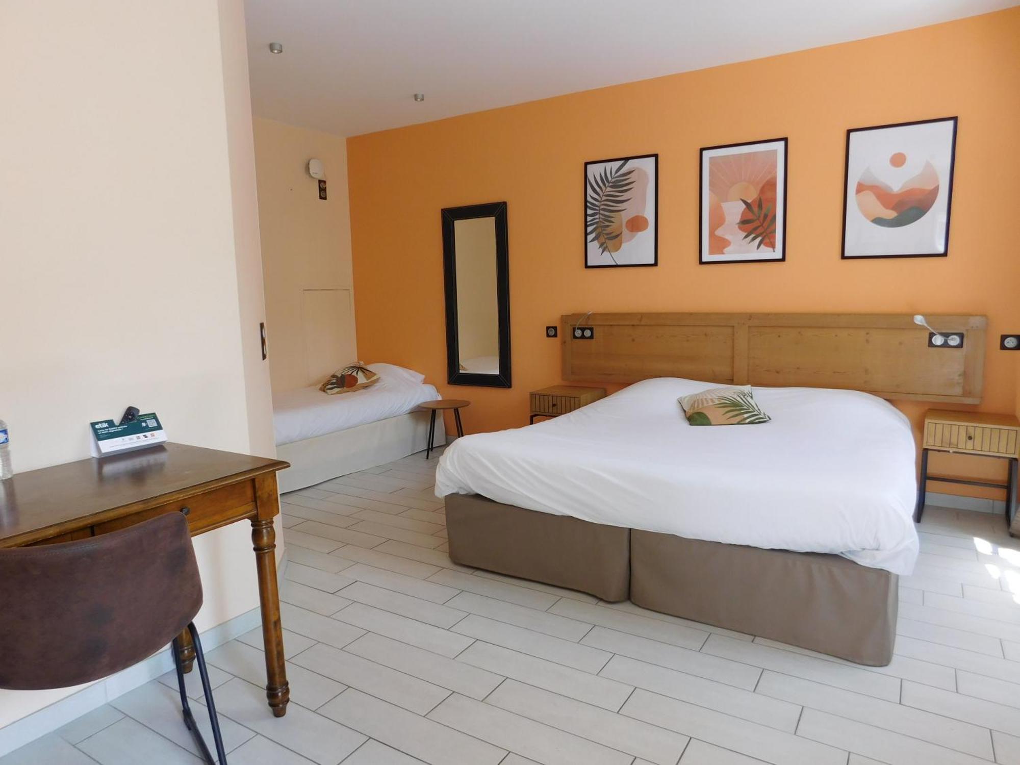 Logis Hotel Le Prince Noir Sérignac-sur-Garonne Dış mekan fotoğraf